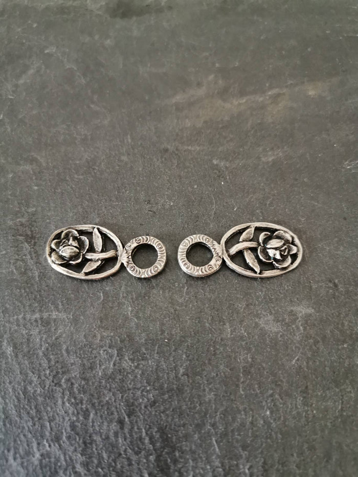 2er Set Miederhaken "Rose" Dirndlhaken altsilber metall Miederösen Rosenmiederösen