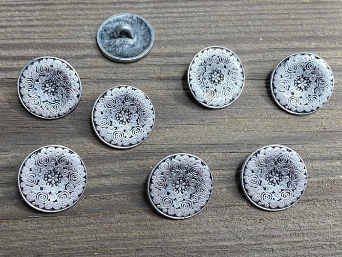 Dirndlknöpfe metall rund 15 mm Herzen - Trachtenknöpfe Metallknöpfe Ösenknöpfe altsilber silber Dirndlknopf Trachtenknopf