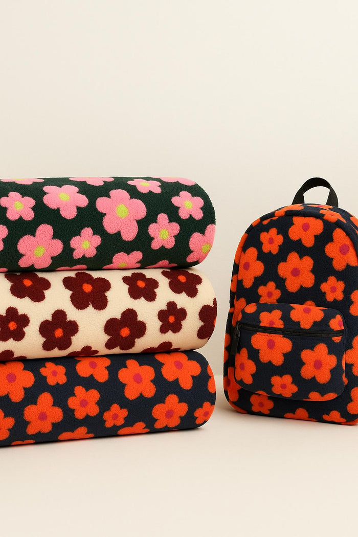 Teddystoff Retro mit Blumen Mantel- und Jackenstoff Rucksack Flowers